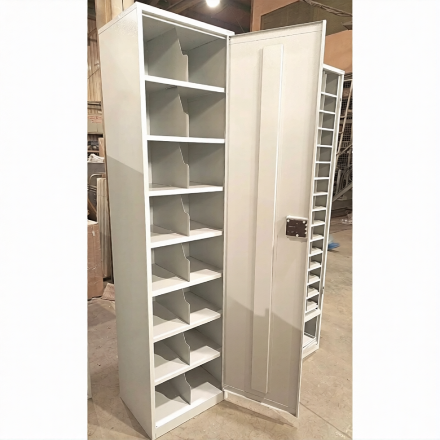 Шкаф для 16 противогазов ХПГ-16, с дверью (1870х470х380)